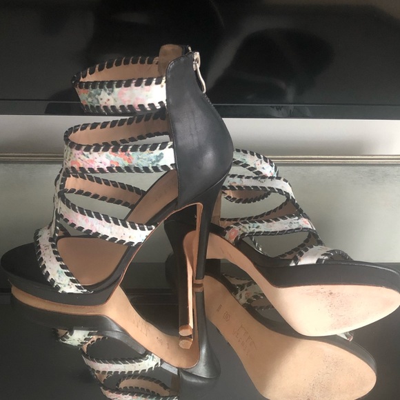 Nicole Miller Artelier Heels - Picture 4 of 4